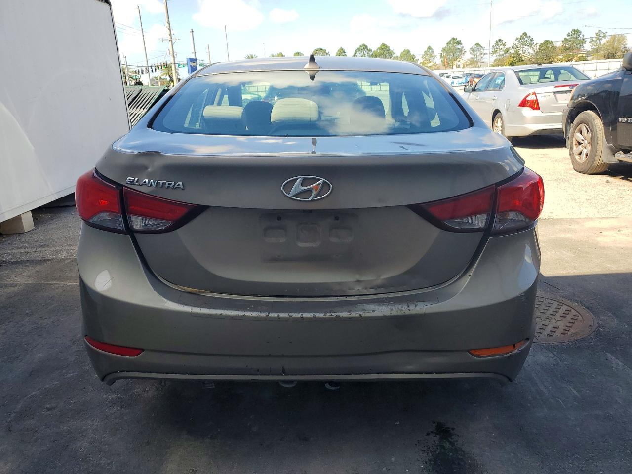 2015 HYUNDAI ELANTRA SE photo 6