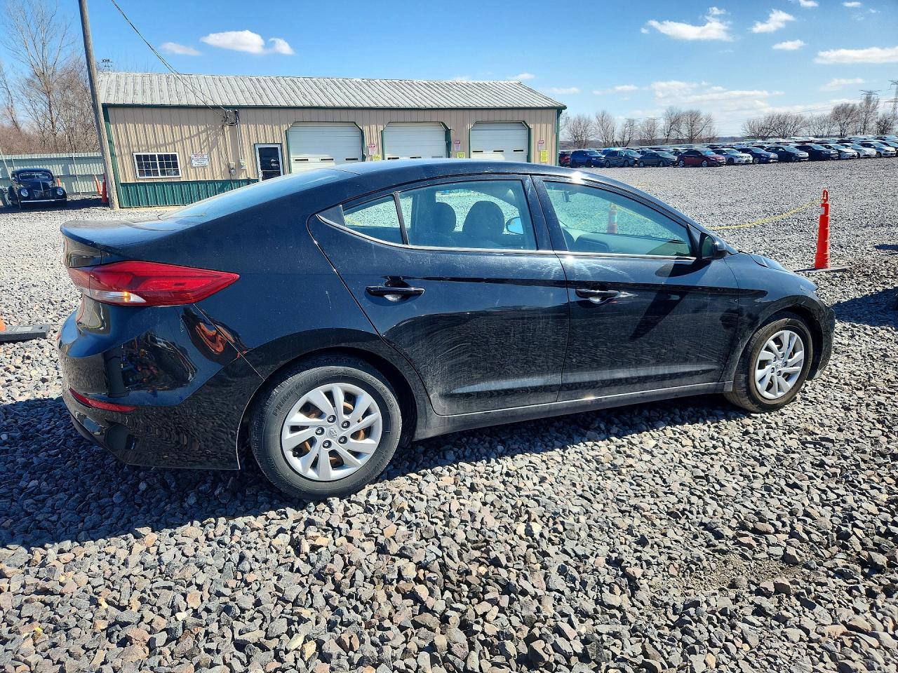 2018 HYUNDAI ELANTRA SE photo 3