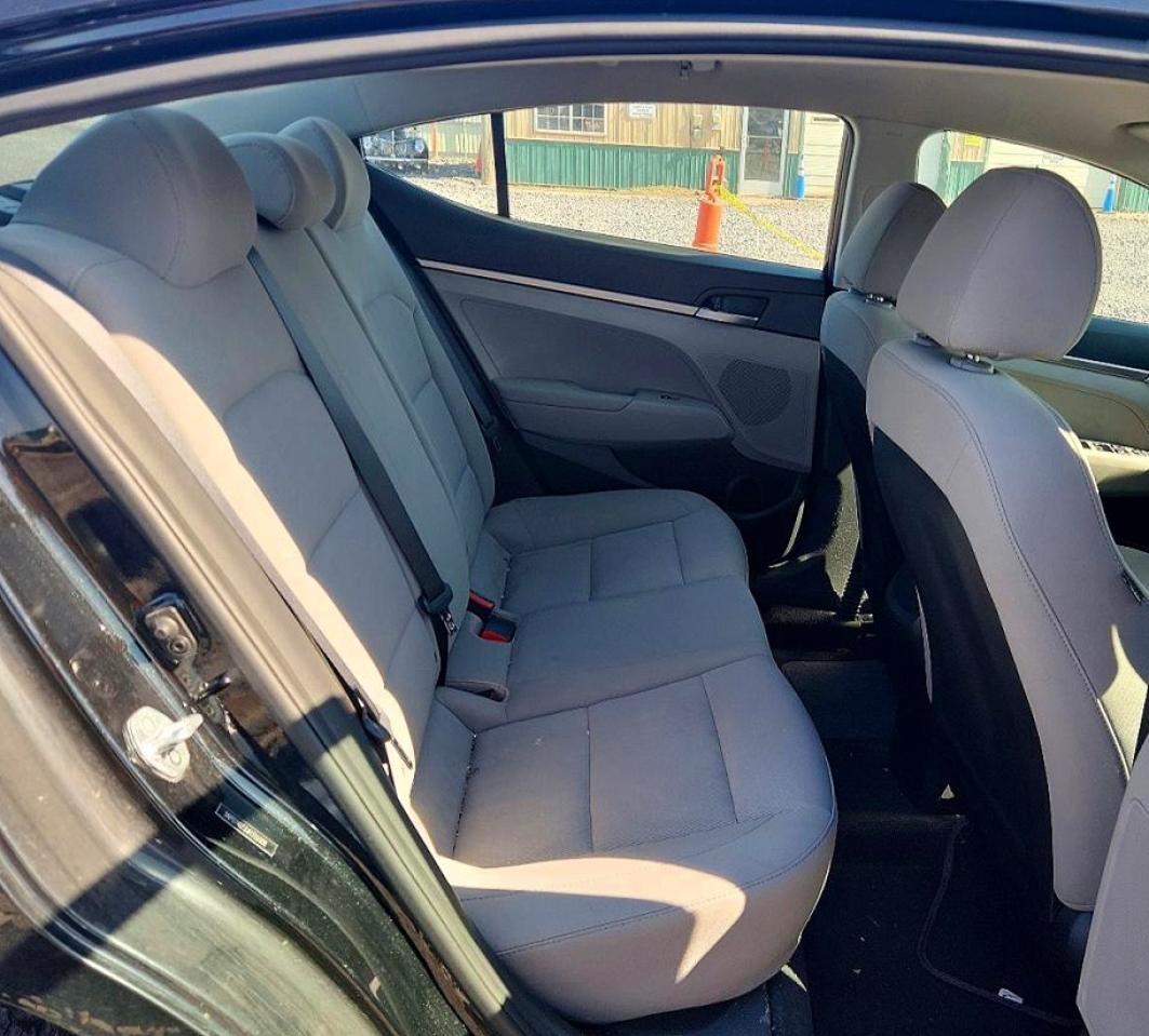 2018 HYUNDAI ELANTRA SE photo 10