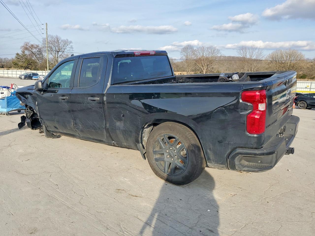 2025 CHEVROLET SILVERADO C1500 CUSTOM photo 3