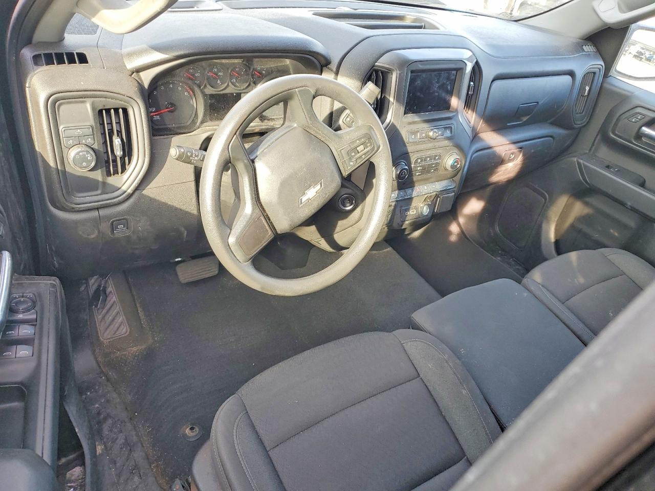 2025 CHEVROLET SILVERADO C1500 CUSTOM photo 15