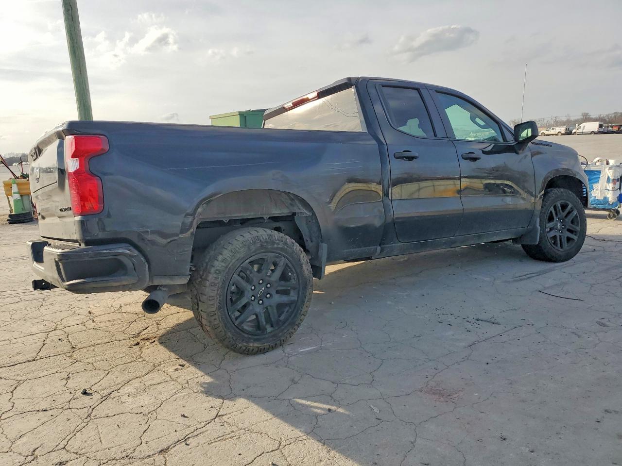 2025 CHEVROLET SILVERADO C1500 CUSTOM photo 5