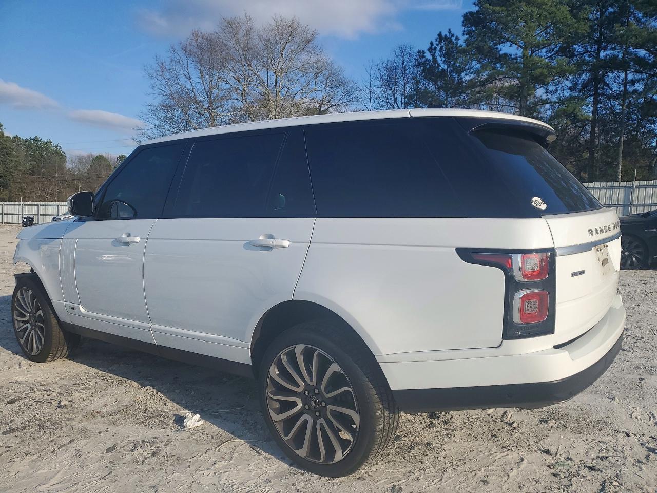 2018 LAND ROVER RANGE ROVER SUPERCHARGED photo 4