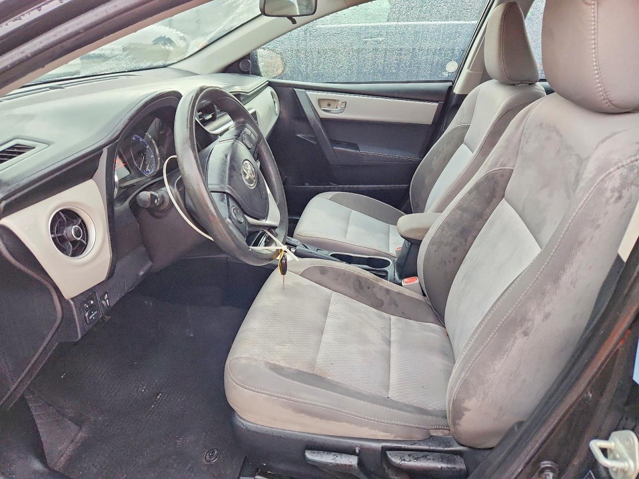 2018 TOYOTA COROLLA LE photo 13