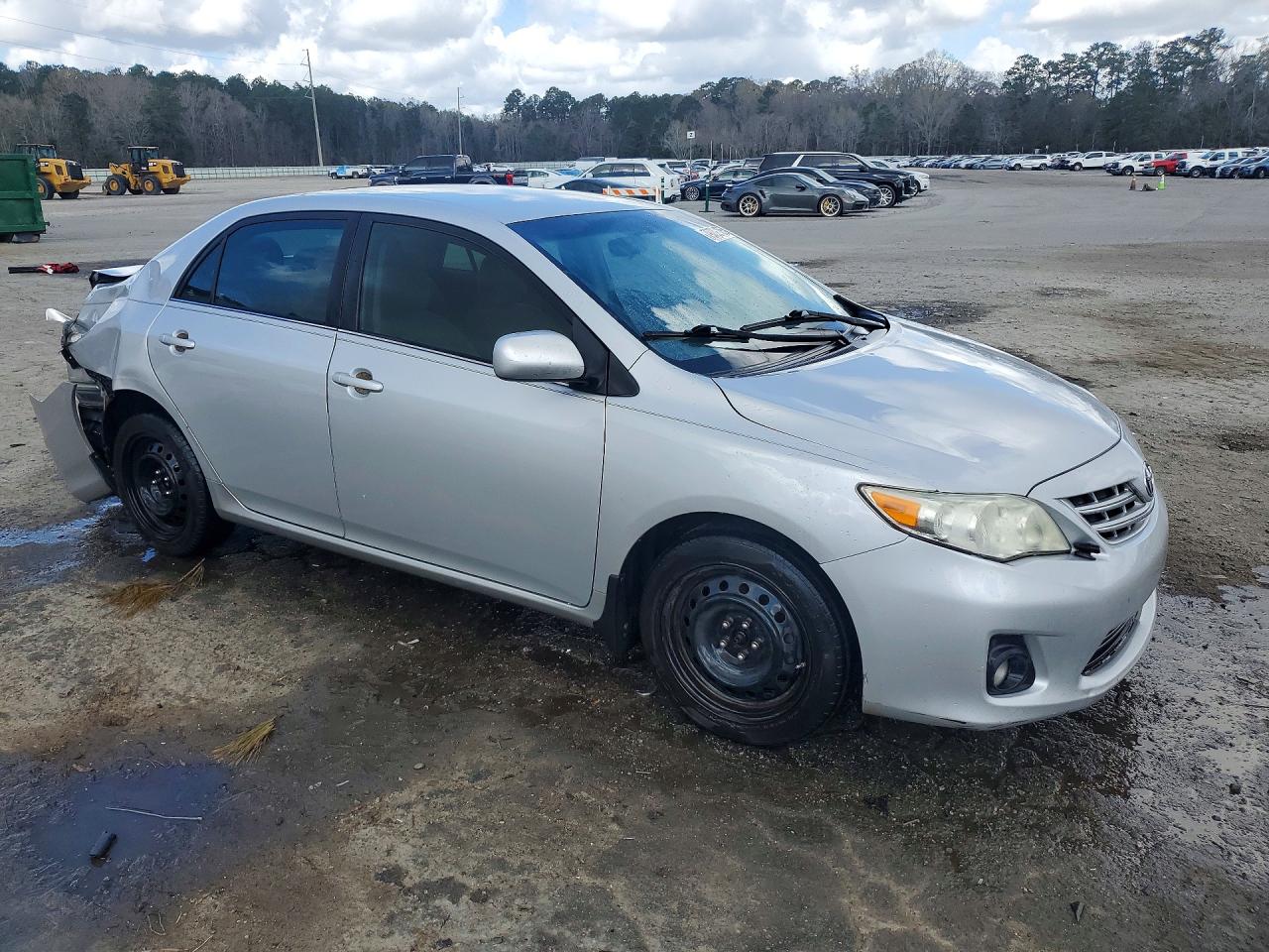 2013 TOYOTA COROLLA LE photo 7