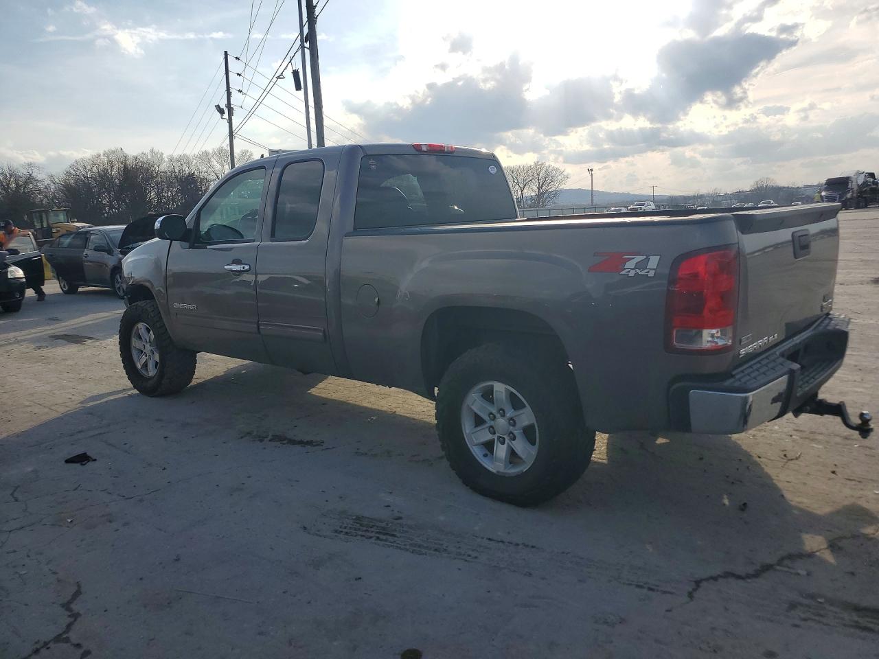 2011 GMC SIERRA K1500 SLE photo 2