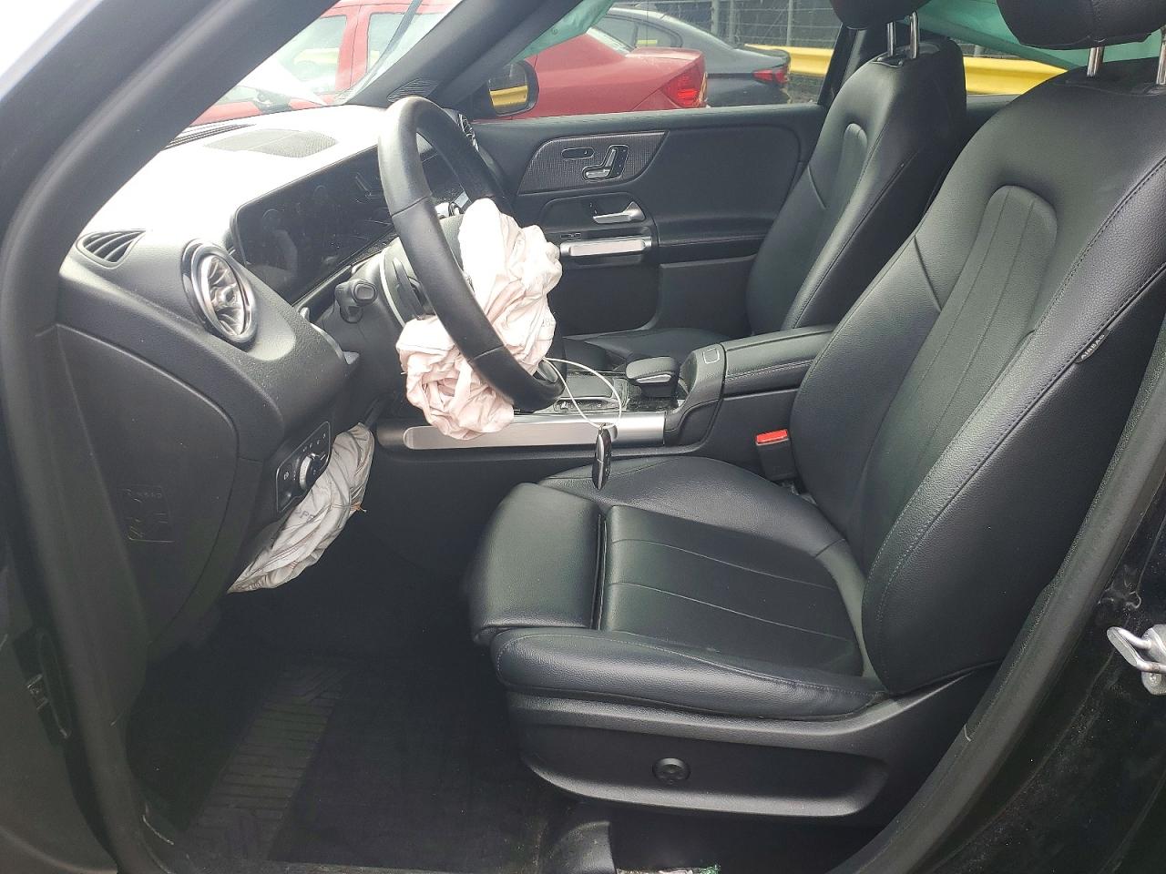 2021 MERCEDES-BENZ GLB 250 4MATIC photo 13
