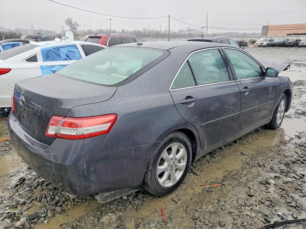 2011 TOYOTA CAMRY LE V6 photo 3