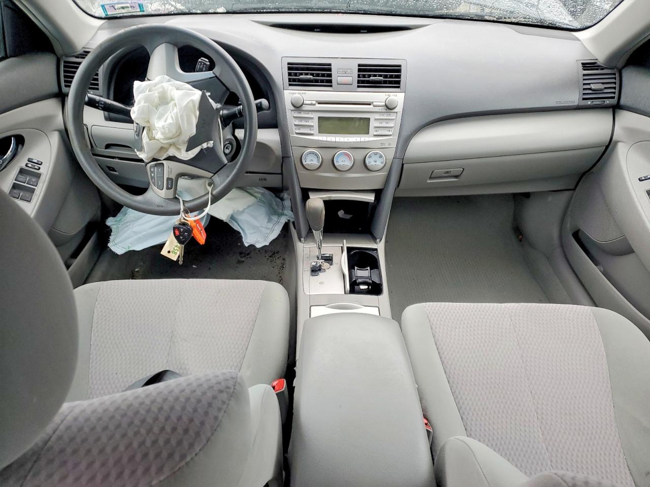 2011 TOYOTA CAMRY LE V6 photo 8