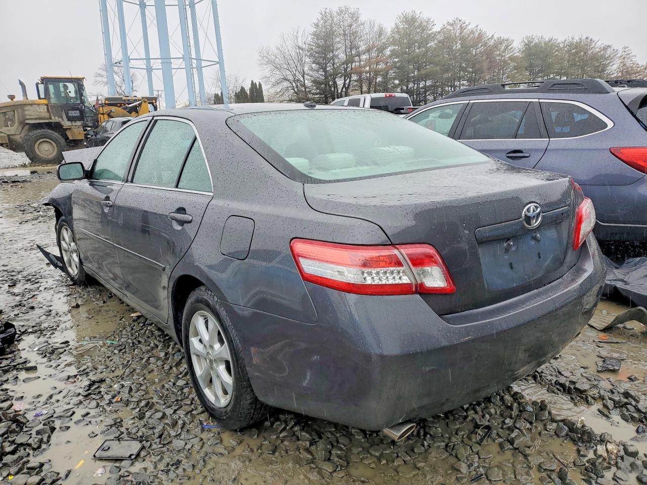 2011 TOYOTA CAMRY LE V6 photo 2
