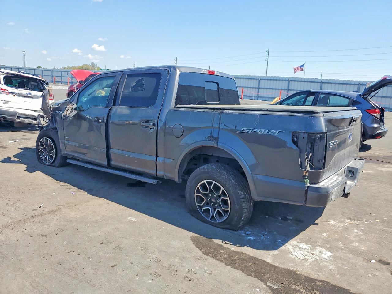 2015 FORD F150 SUPERCREW photo 2