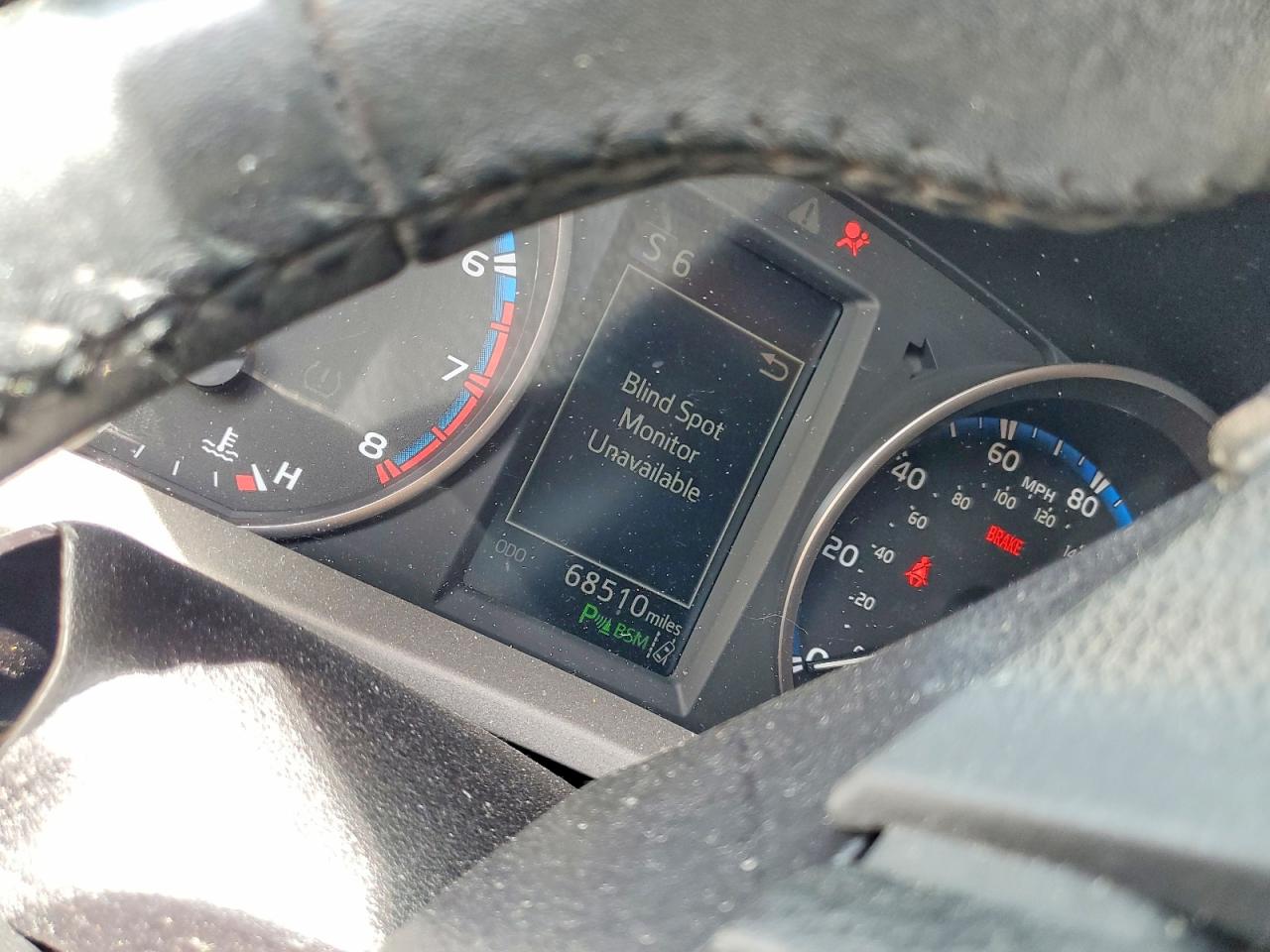 2017 TOYOTA RAV4 XLE photo 33