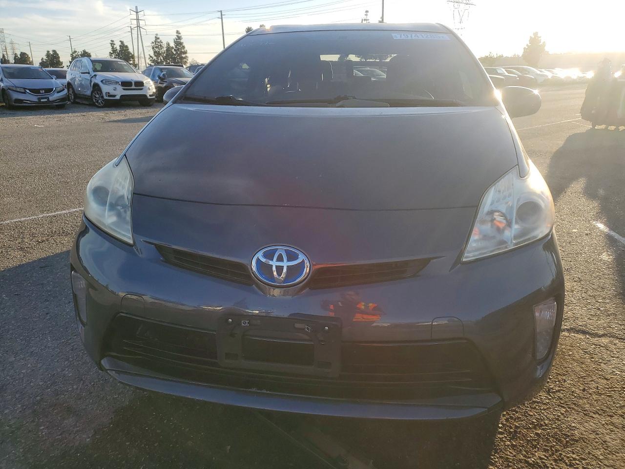 2013 TOYOTA PRIUS TWO photo 9