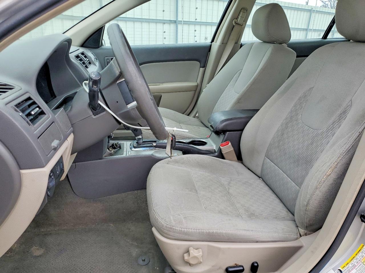 2012 FORD FUSION SE photo 13