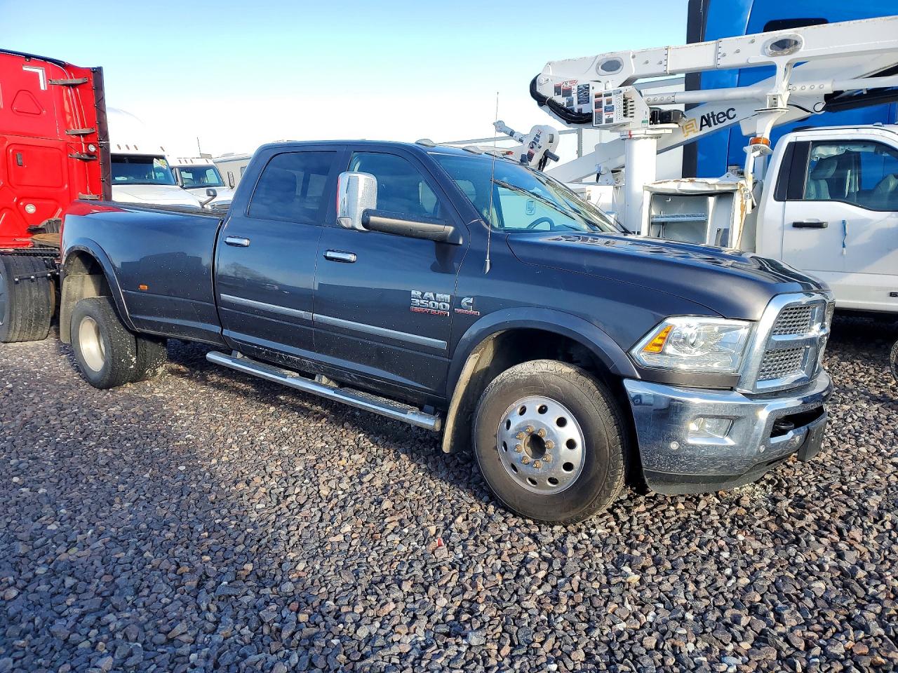 2018 RAM 3500 LARAMIE photo 10