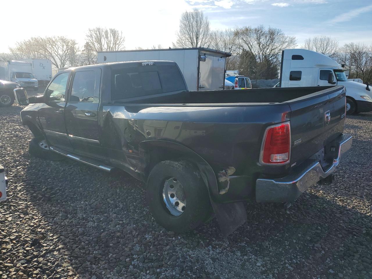 2018 RAM 3500 LARAMIE photo 4