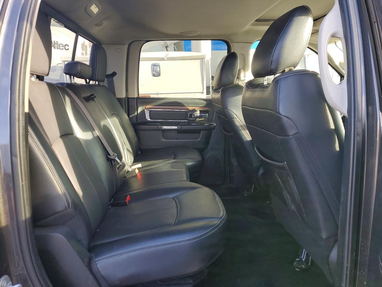 2018 RAM 3500 LARAMIE photo 28