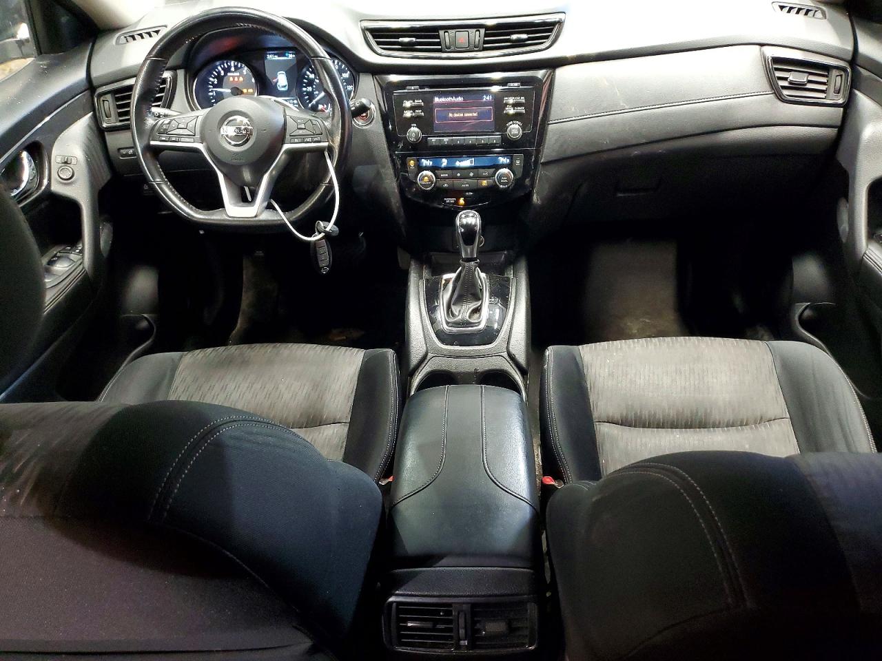 2017 NISSAN ROGUE SV photo 8