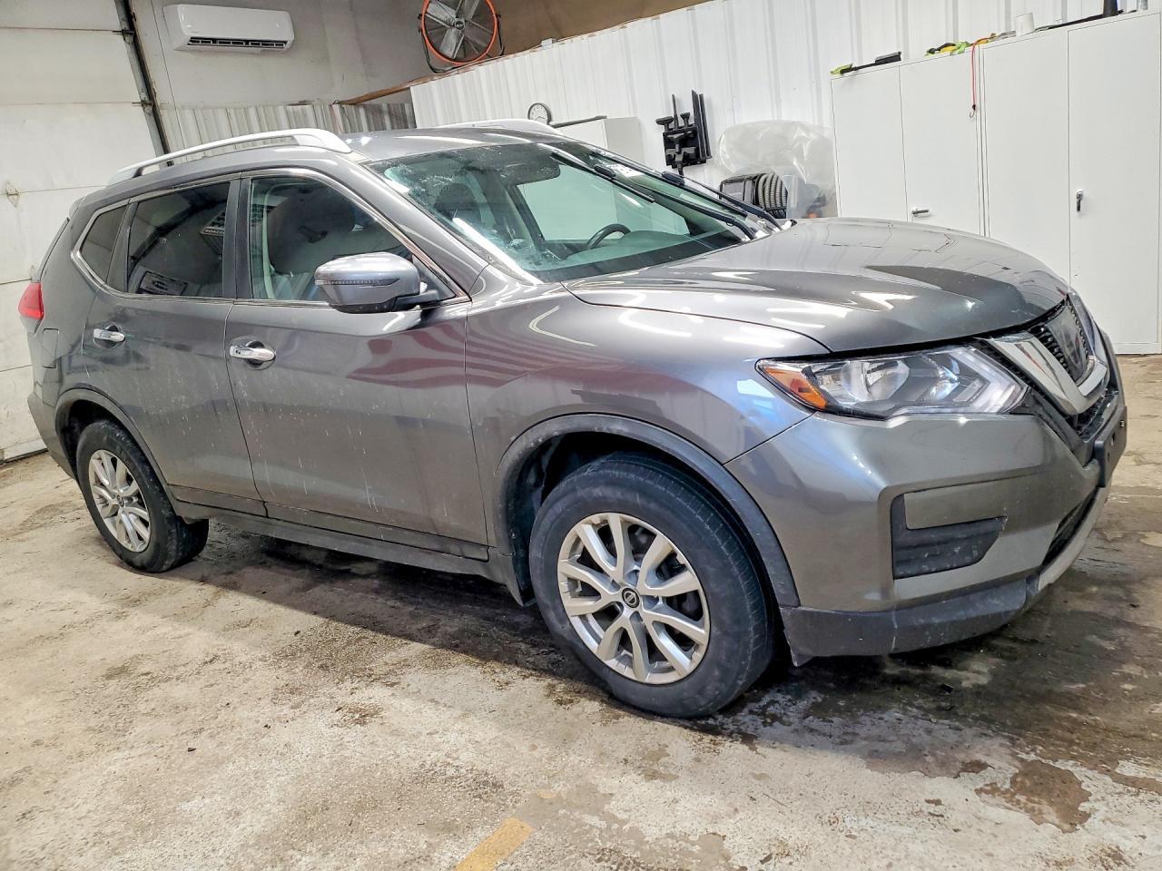 2017 NISSAN ROGUE SV photo 4