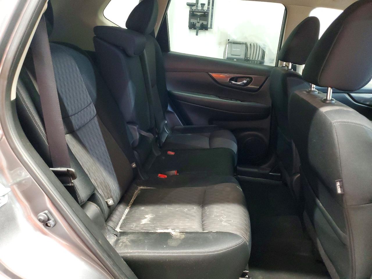 2017 NISSAN ROGUE SV photo 11