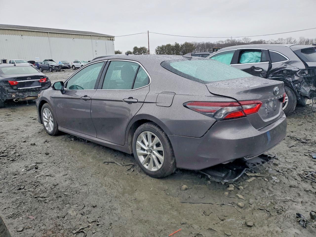 2023 TOYOTA CAMRY LE photo 4