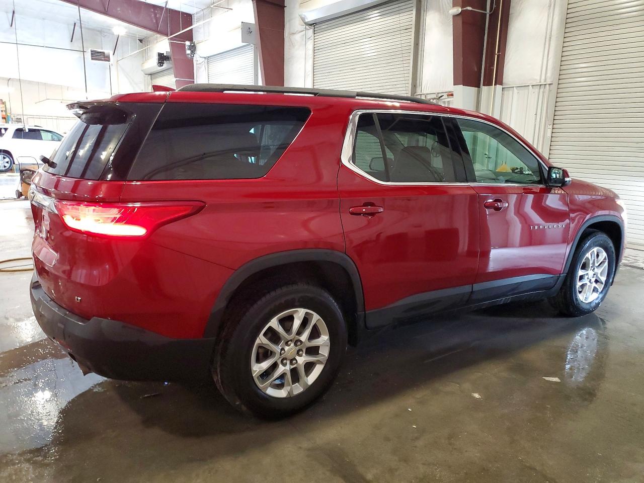 2020 CHEVROLET TRAVERSE LT photo 3