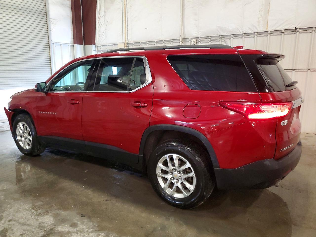 2020 CHEVROLET TRAVERSE LT photo 2