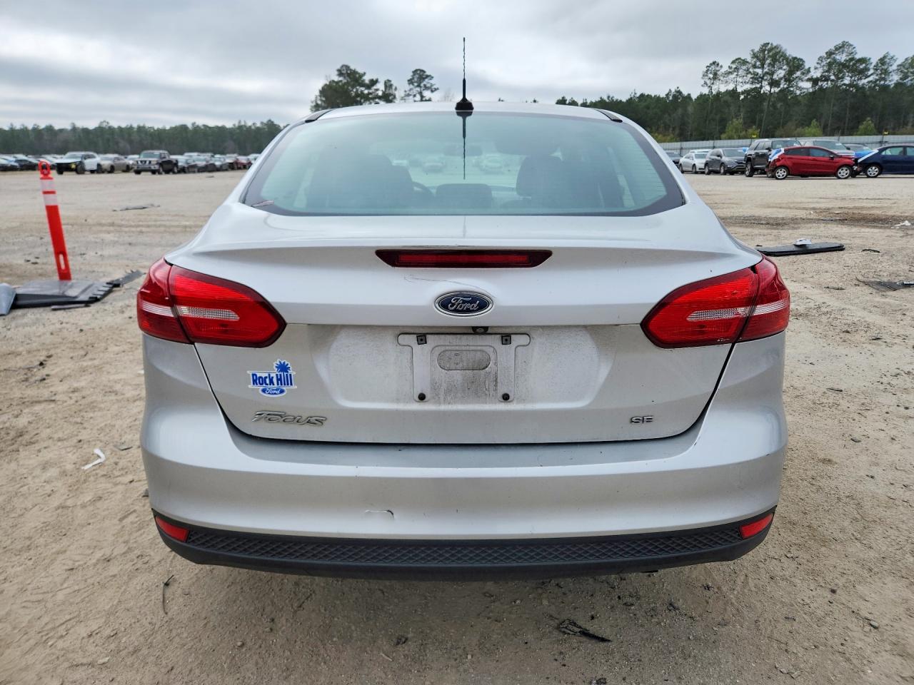 2017 FORD FOCUS photo 11