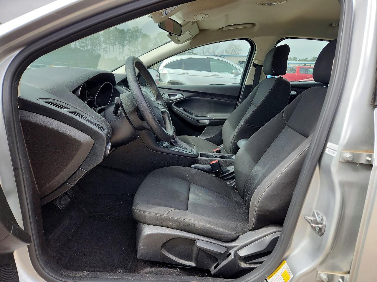2017 FORD FOCUS photo 13