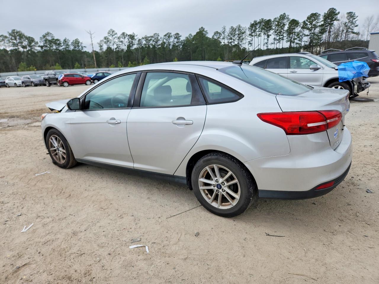 2017 FORD FOCUS photo 3