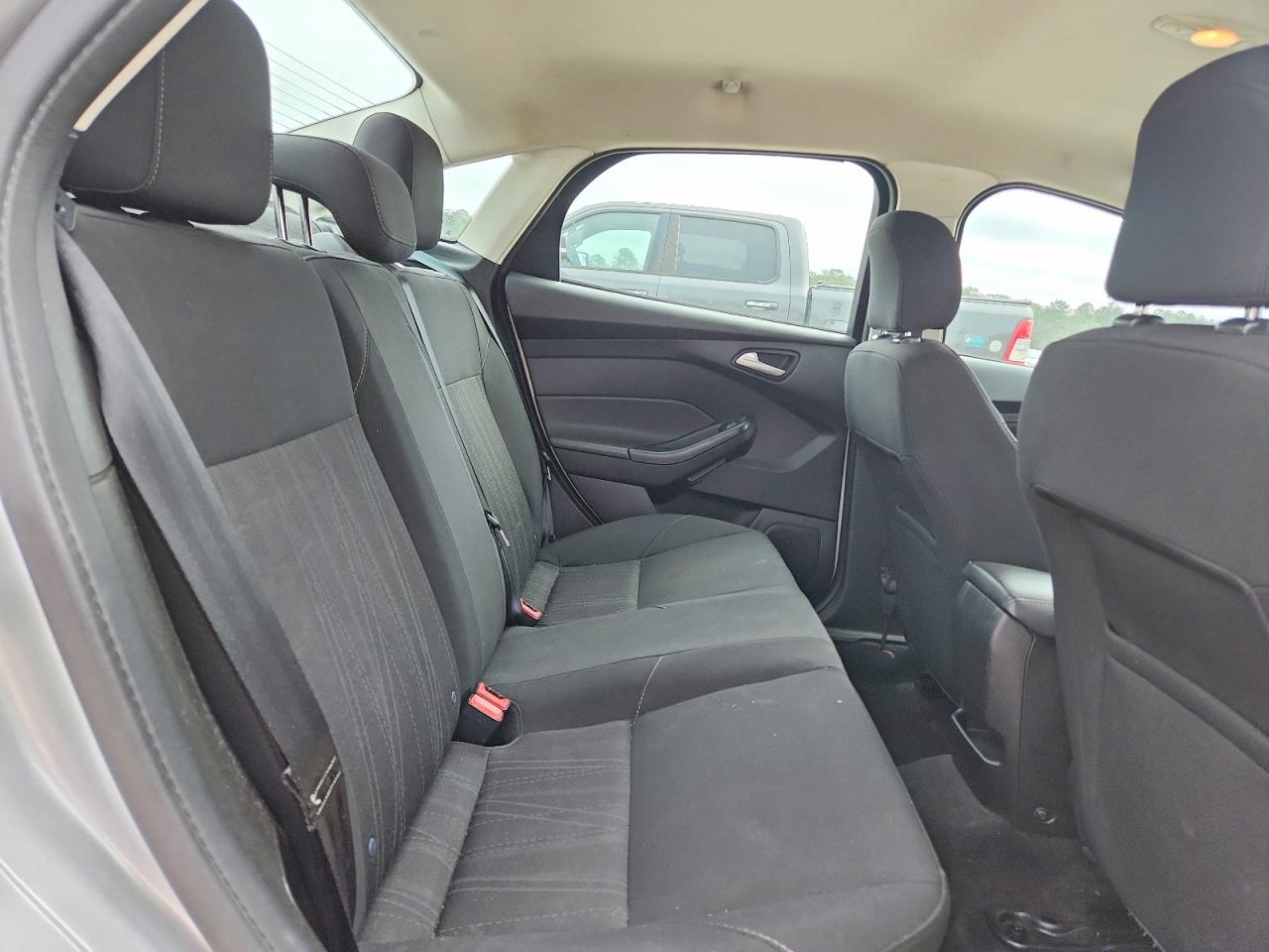 2017 FORD FOCUS photo 19