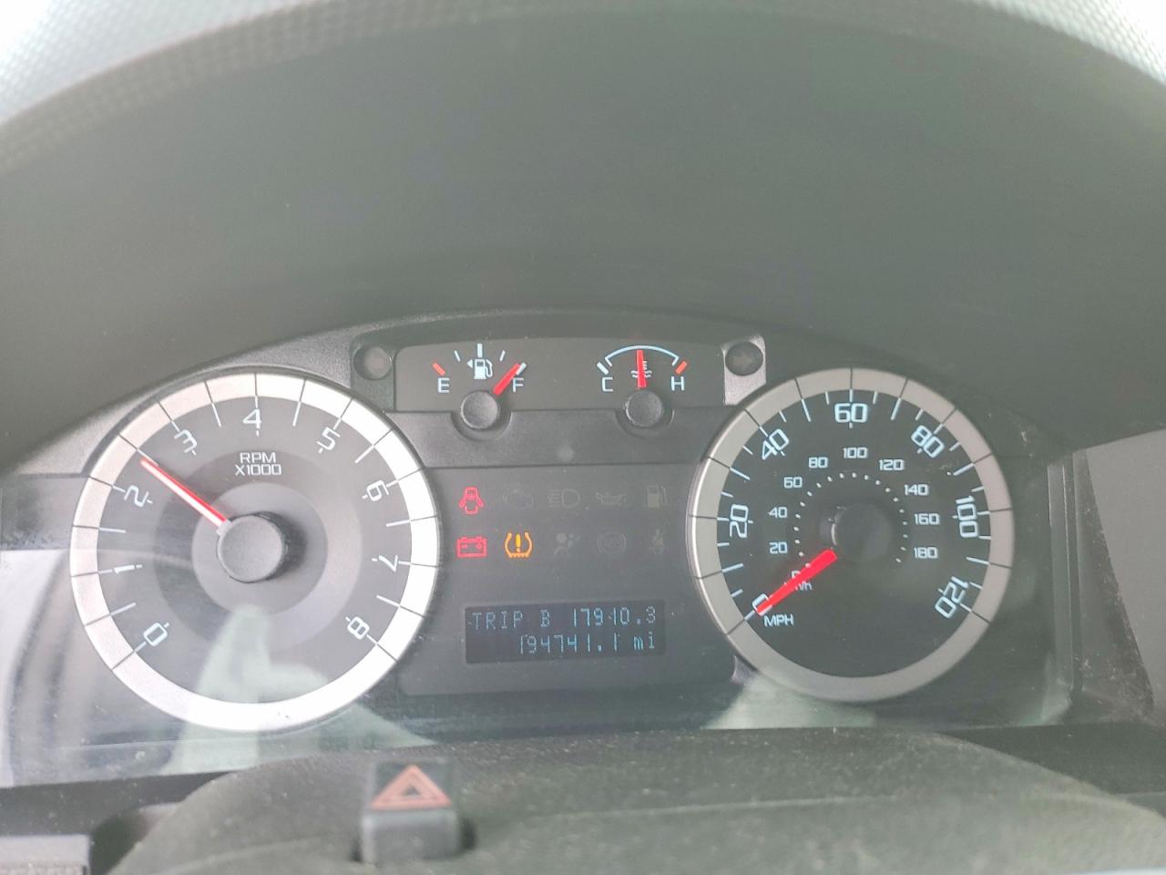 2011 FORD ESCAPE photo 9