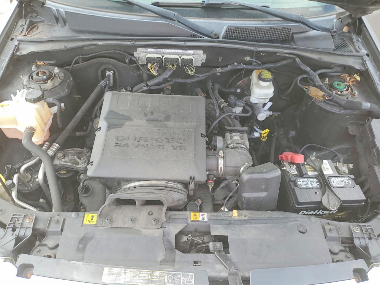 2011 FORD ESCAPE photo 12