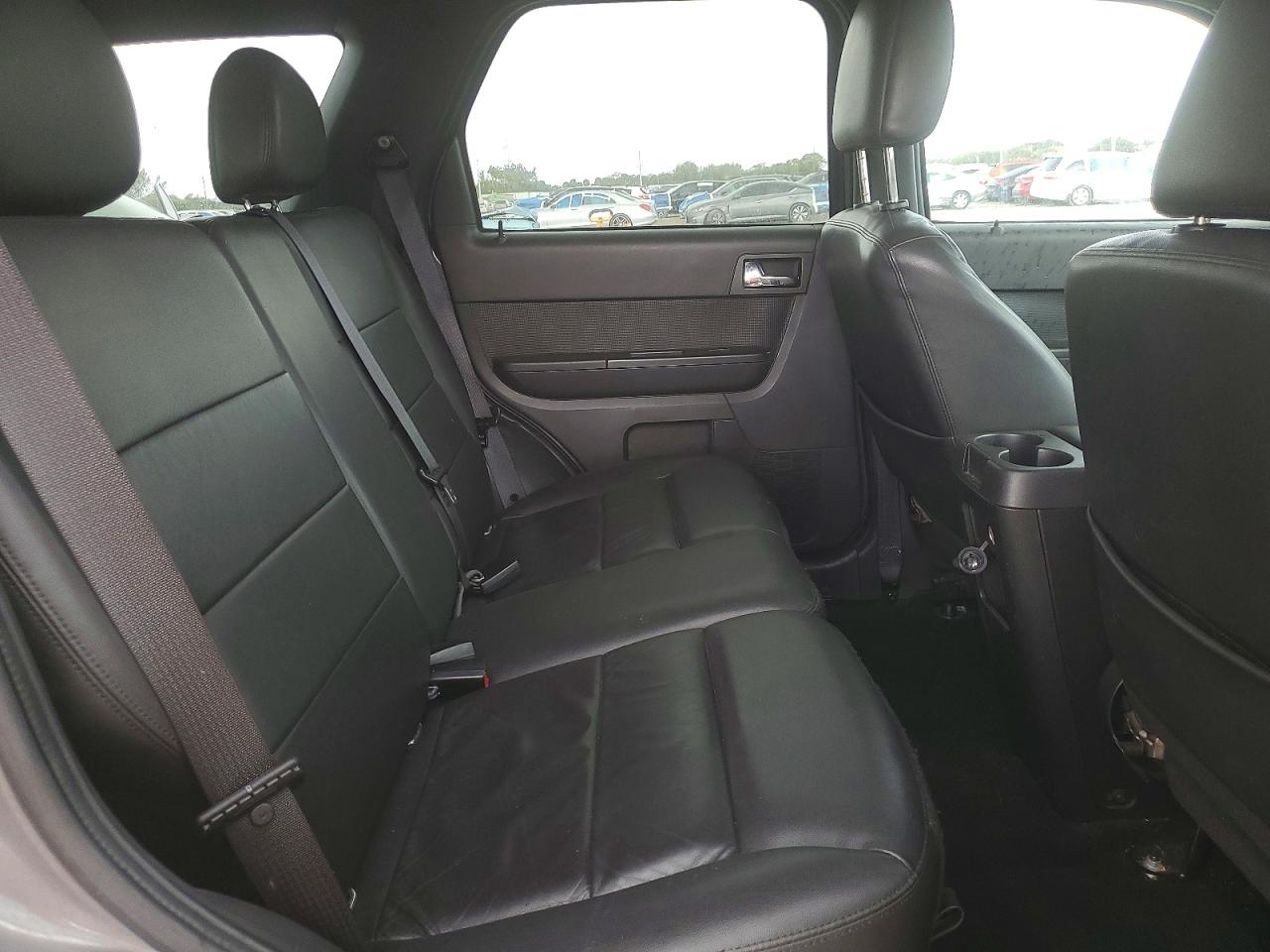2011 FORD ESCAPE photo 11