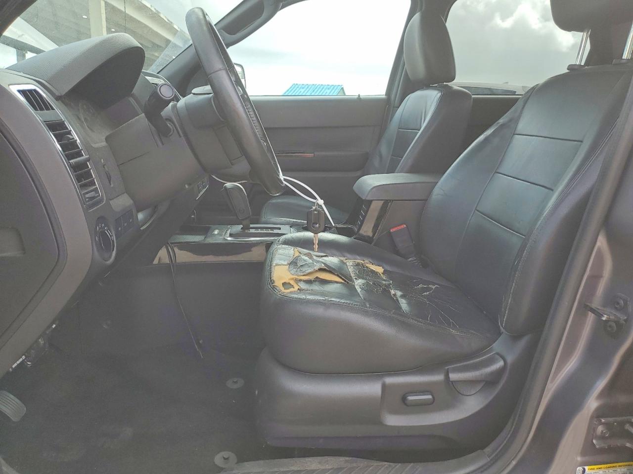 2011 FORD ESCAPE photo 7
