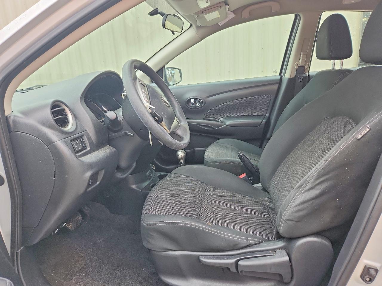 2018 NISSAN VERSA SV photo 19