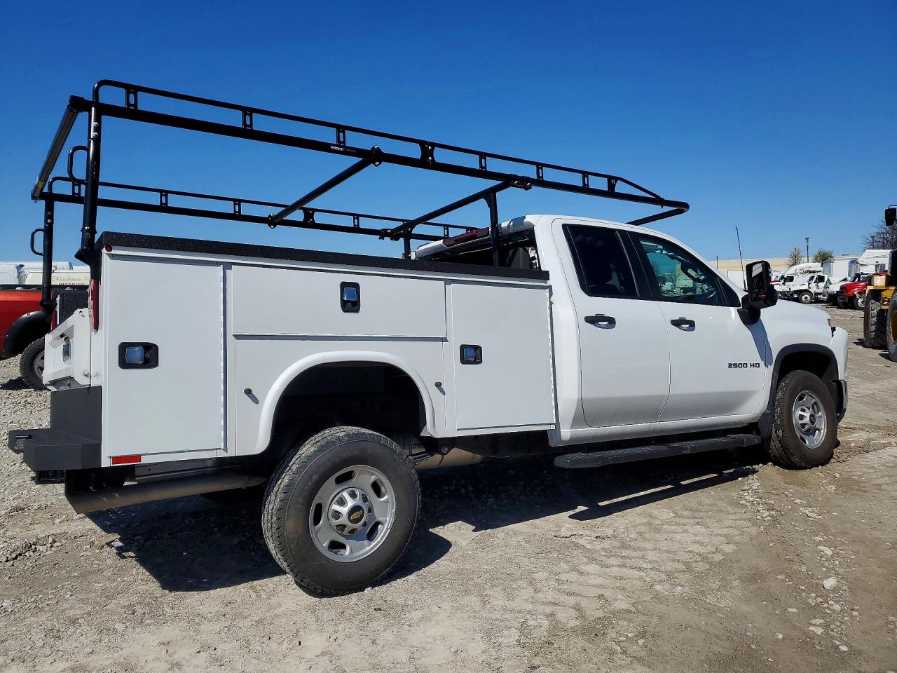2025 CHEVROLET SILVERADO C2500 HEAVY DUTY photo 5