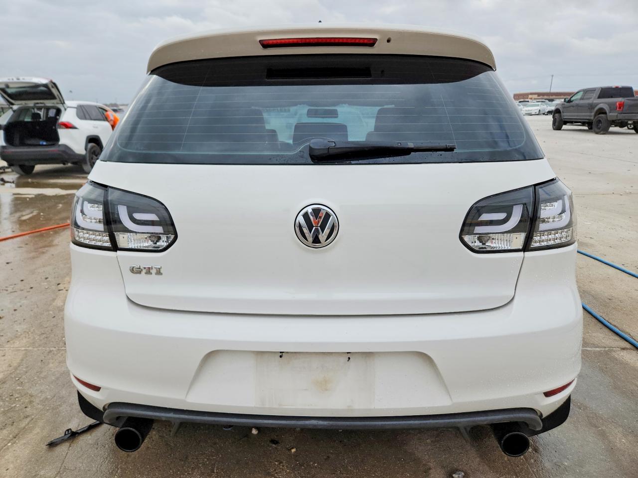 2013 VOLKSWAGEN GTI photo 6