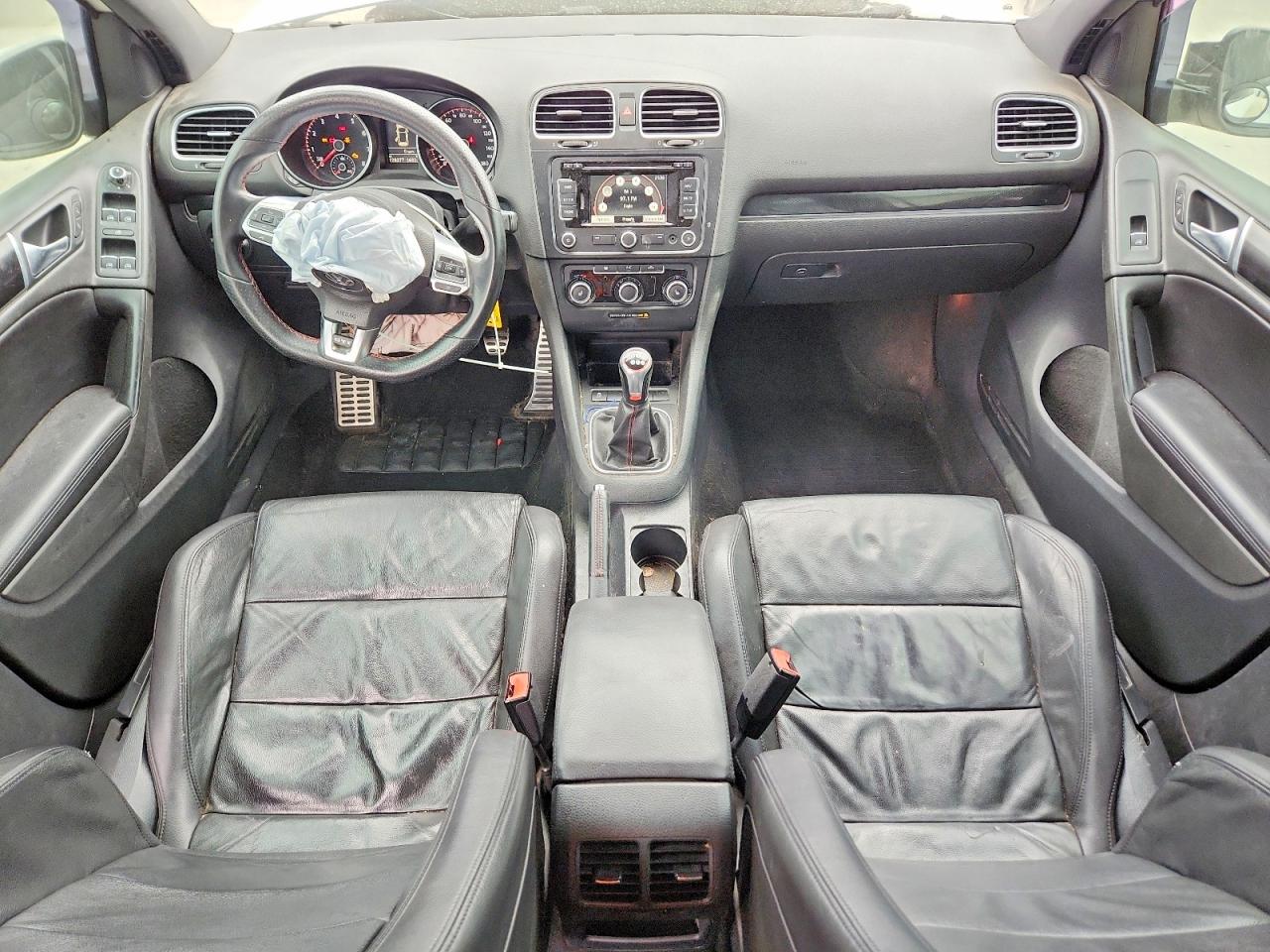 2013 VOLKSWAGEN GTI photo 8