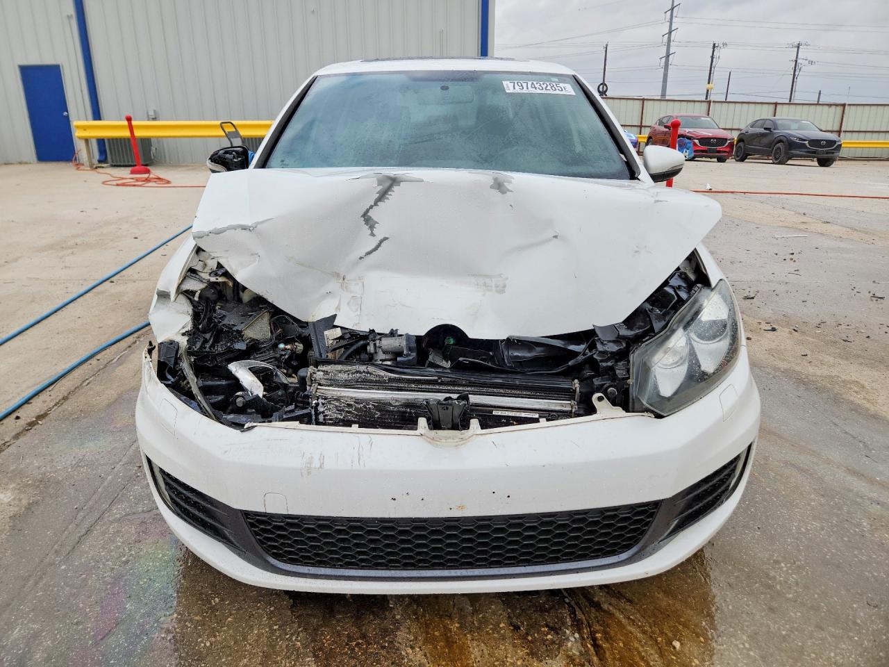 2013 VOLKSWAGEN GTI photo 5