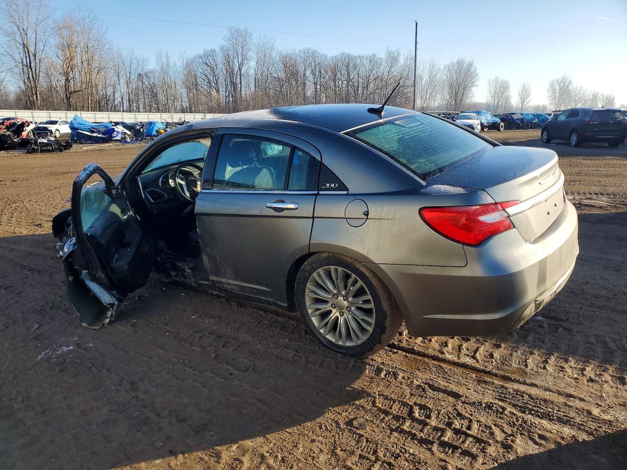 2013 CHRYSLER 200 LIMITED photo 2