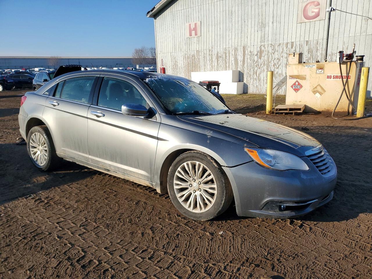 2013 CHRYSLER 200 LIMITED photo 4
