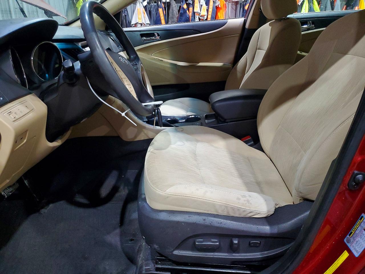 2013 HYUNDAI SONATA GLS photo 13