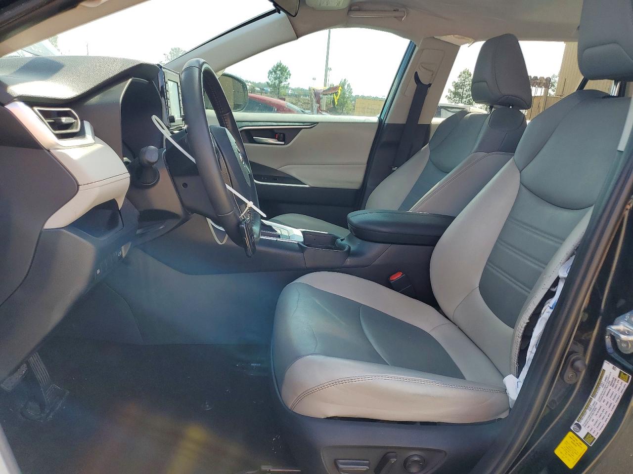 2019 TOYOTA RAV4 XLE PREMIUM photo 13