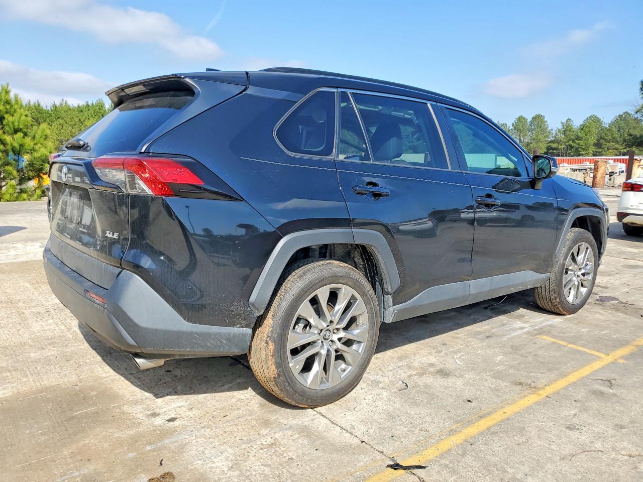 2019 TOYOTA RAV4 XLE PREMIUM photo 5