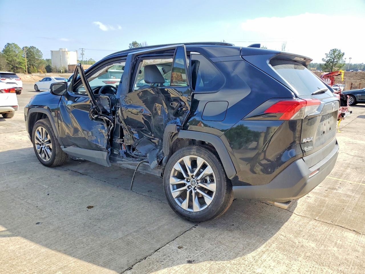 2019 TOYOTA RAV4 XLE PREMIUM photo 3