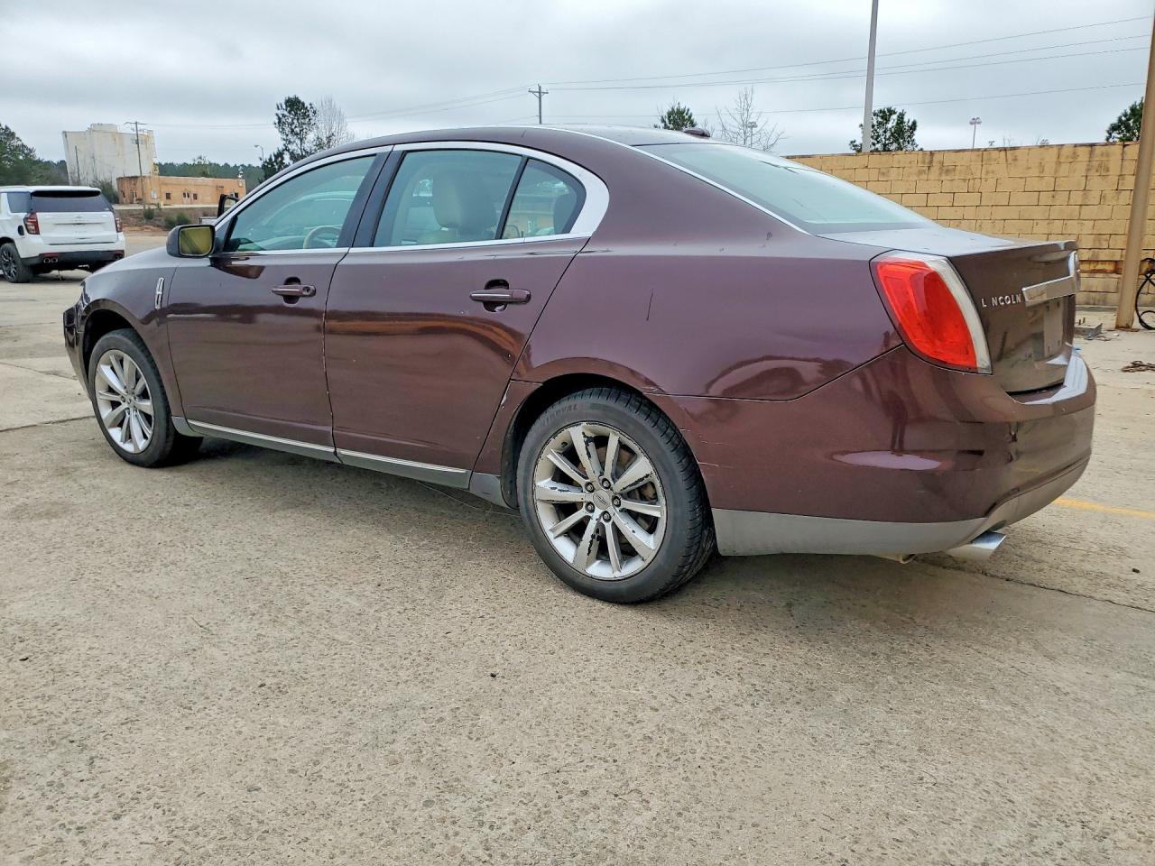 2009 LINCOLN MKS photo 2