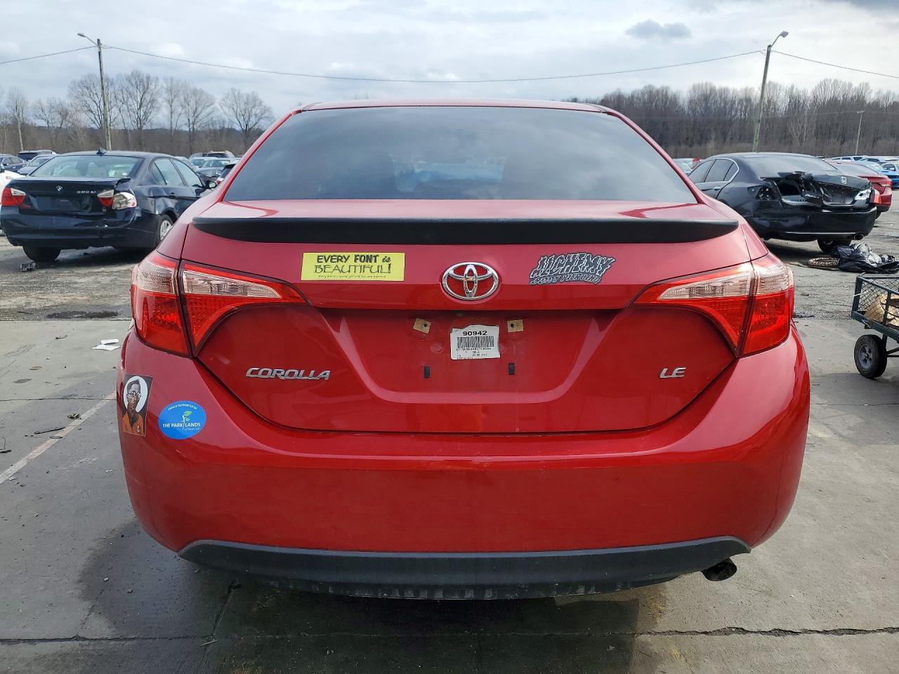 2017 TOYOTA COROLLA LE photo 6
