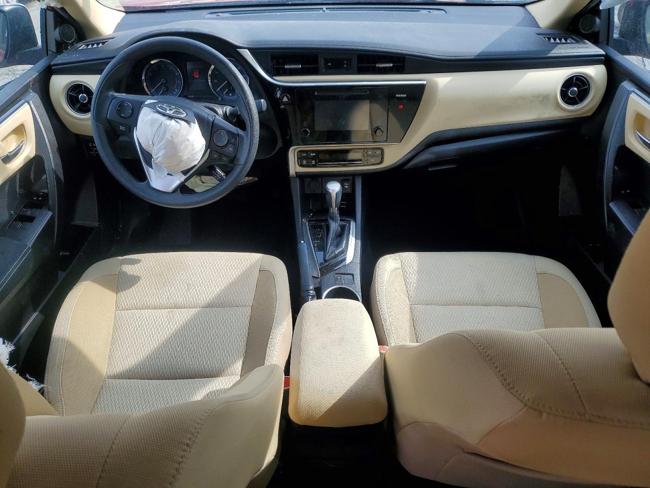 2017 TOYOTA COROLLA LE photo 8