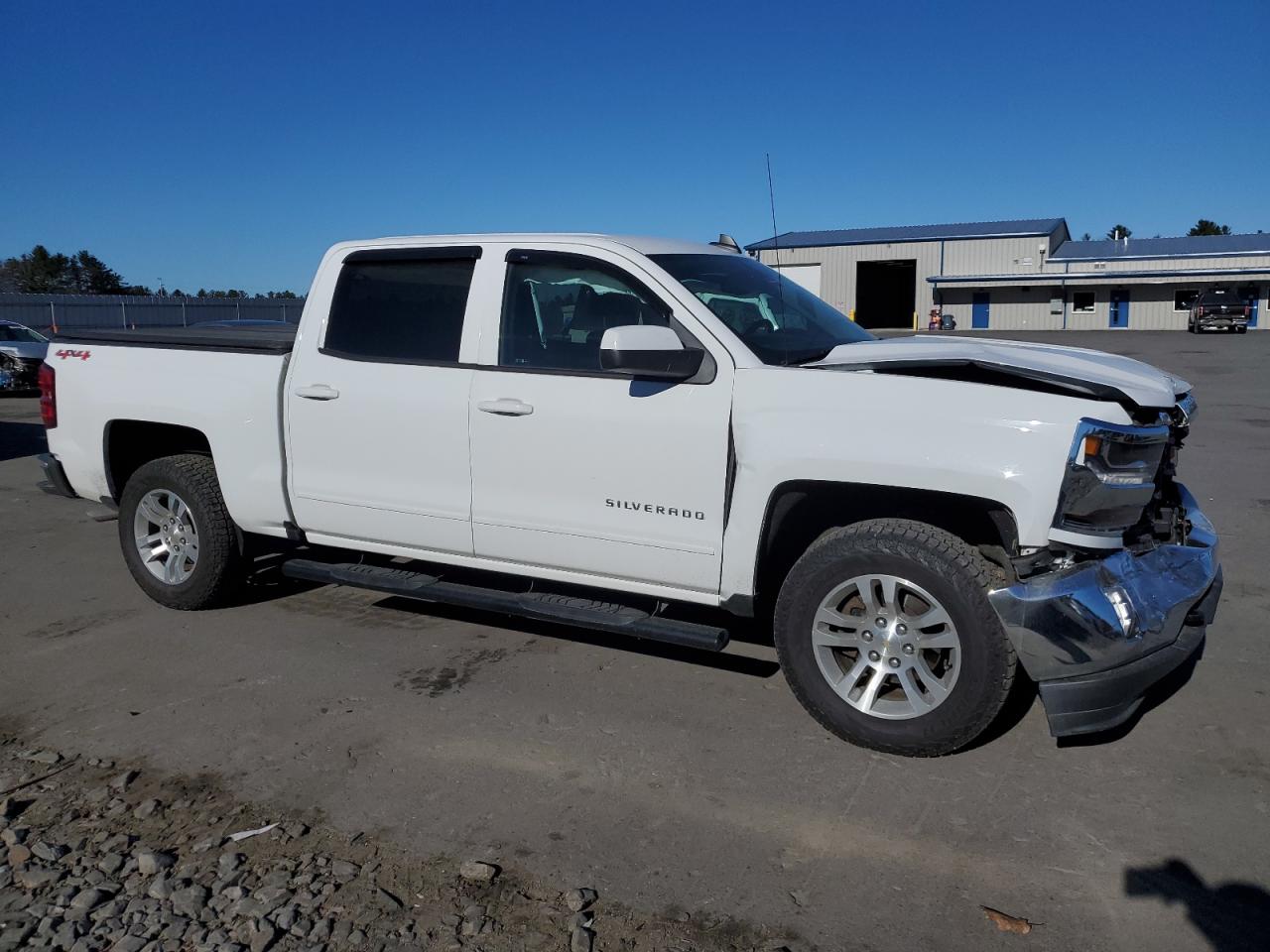 2017 CHEVROLET SILVERADO K1500 LT photo 10